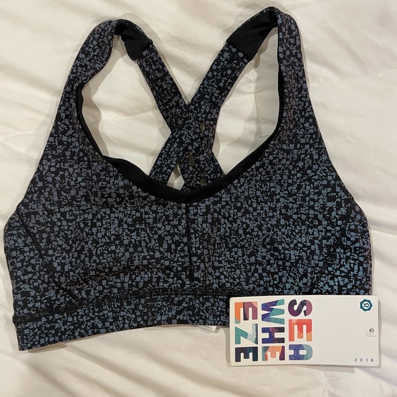 Lululemon Run N Stash Bra - Reflective - Picture 1 of 3